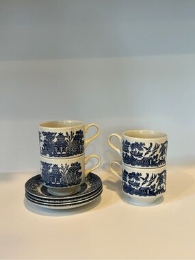4 Vintage Churchill Blue Willow coffee cups and saucers